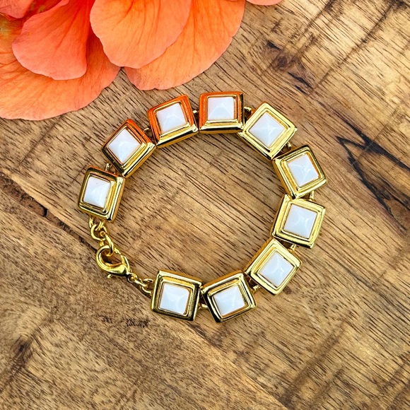 ✨Anne Klein enamel and gold tone bracelet with clasp closure - Picture 3 of 7